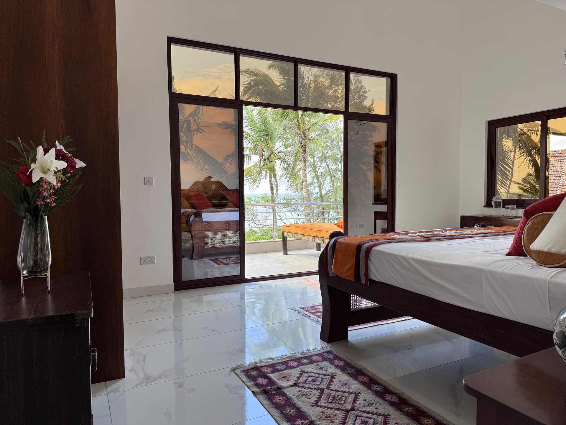 Impeccably clean suite at Rozzie's Beach Villa